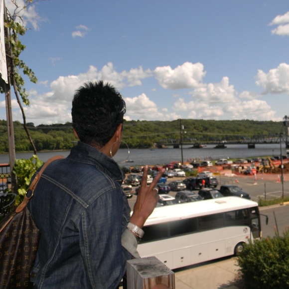 Meet your Posher, Felicia - Picture 1 of 1